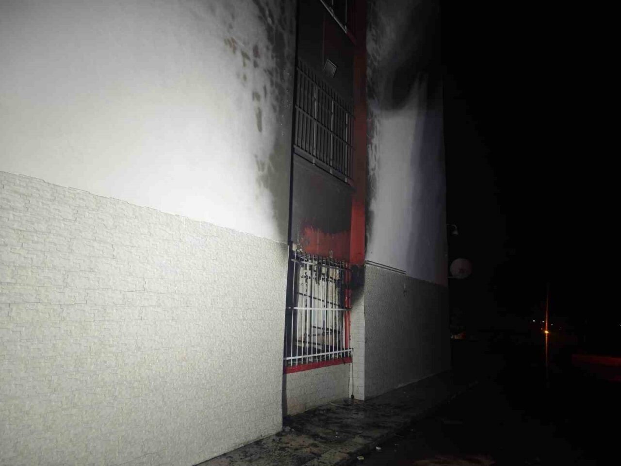 Aydın'ın Nazilli ilçesindeki Atatürk Anadolu Lisesi'nde, depreme dayanıksız olduğu için