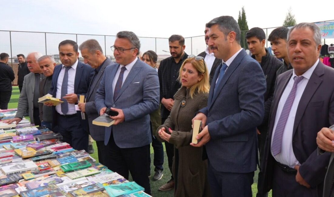 Adıyaman Bilgi Anadolu Lisesi’nde “Takasla Yaşam Bul” Projesi ile Sıfır Atık ve Paylaşma Kültürü Destekleniyor Adıyaman Bilgi Anadolu Lisesi, "Takasla Yaşam Bul" projesiyle çevre bilincini