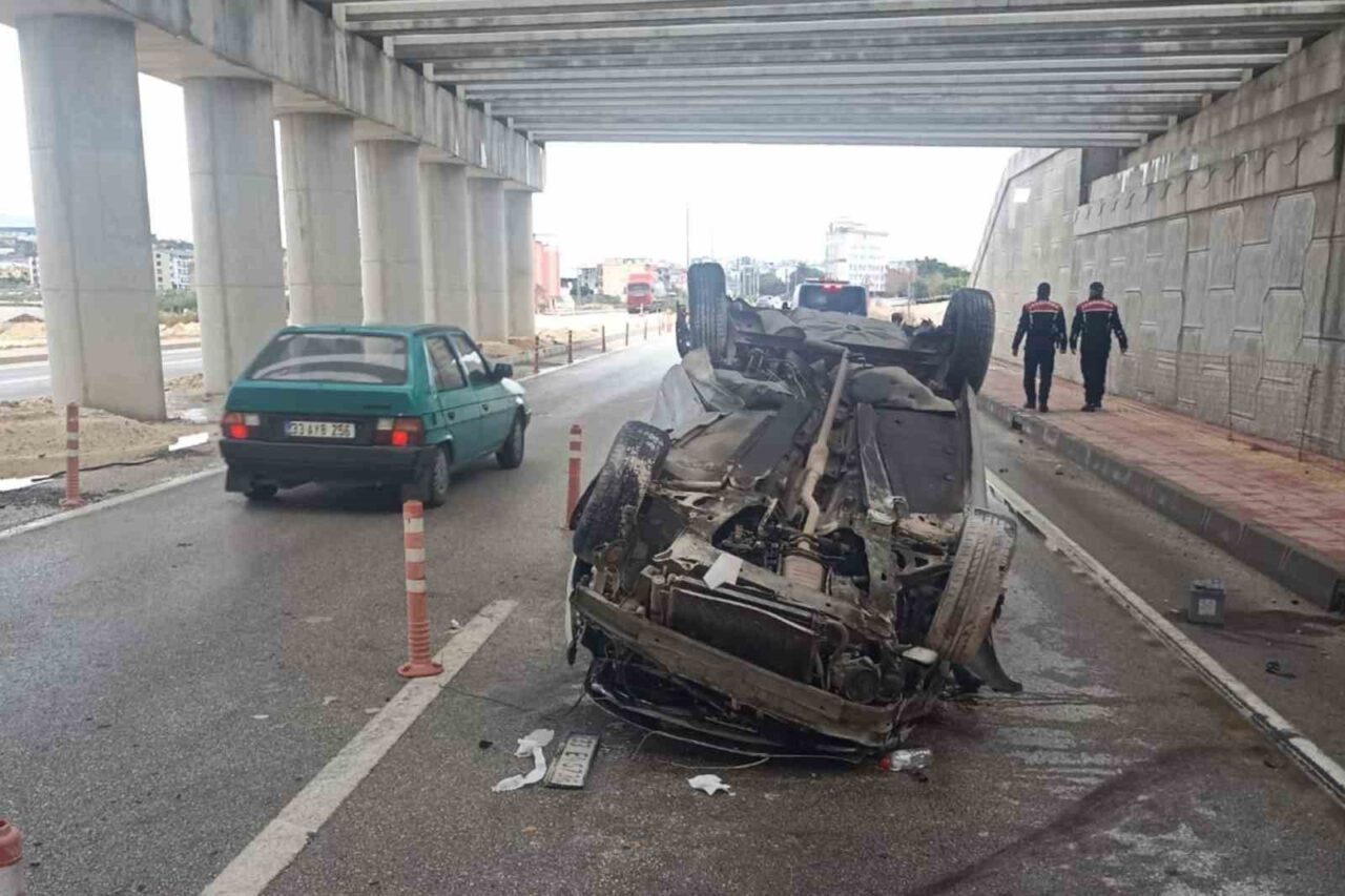 Mersin'in Erdemli ilçesinde, Y. E. yönetimindeki otomobil, Kocahasanlı Mahallesi'nde kontrolden