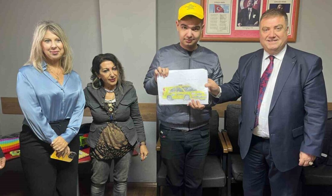 İzmir Bayraklı'daki özel eğitim merkezinde eğitim gören Halil Aziz Kama,