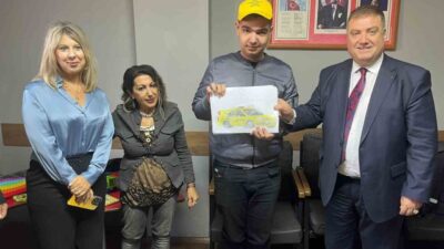 İzmir Bayraklı'daki özel eğitim merkezinde eğitim gören Halil Aziz Kama,