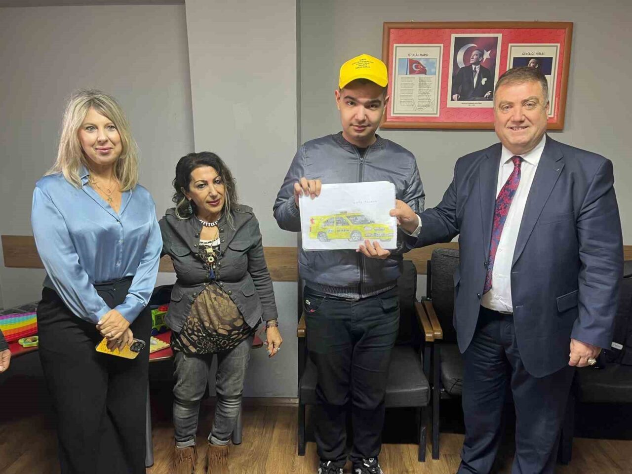 İzmir Bayraklı'daki özel eğitim merkezinde eğitim gören Halil Aziz Kama,