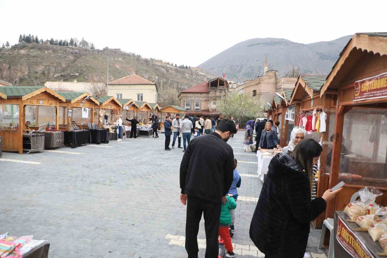 Talas Belediyesi, kadın girişimcileri desteklemek amacıyla 'Maharetli Eller Kadın Üretici