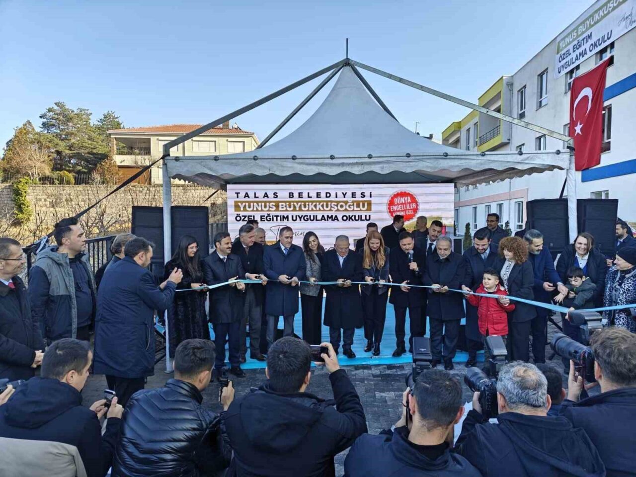 Yunus Buyükkuşoğlu Özel Eğitim Uygulama Okulu, 3 Aralık Dünya Engelliler Günü’nde gerçekleştirilen törenle hizmete girdi