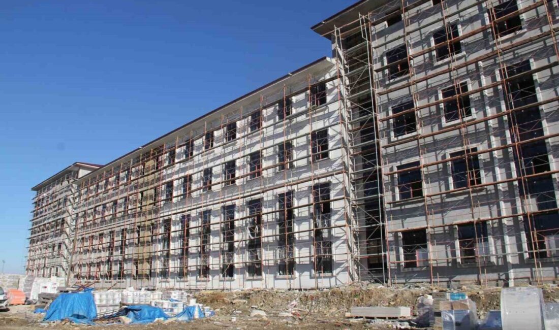 Giresun Üniversitesi Tıp Fakültesi'nin morfoloji binası inşaatında sona gelindi. Vali