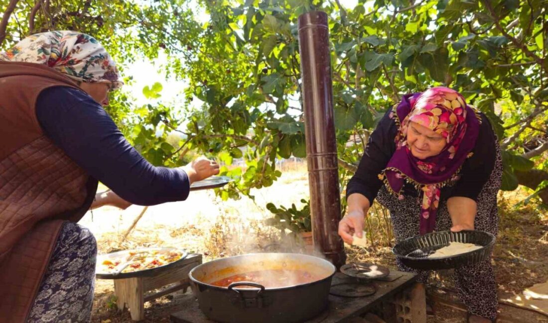 Sındırgı’da Geleneksel Tarhana Bezdirmesi İle İmece Kültürü Yeniden Canlanıyor Balıkesir'in Sındırgı ilçesinde, Kocakonak Mahallesi sakinleri geleneksel tarhana bezdirmesi yapmak