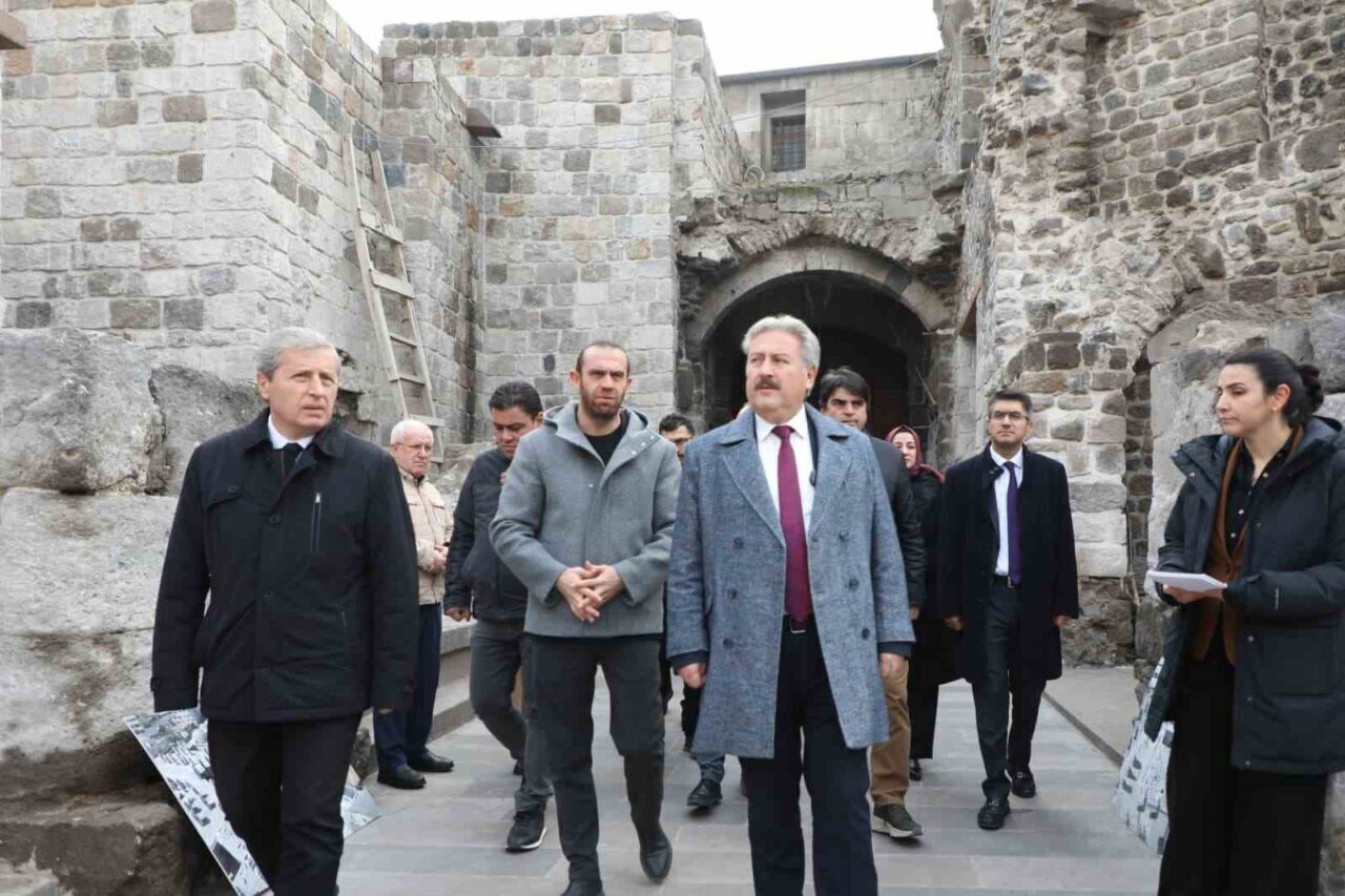 Melikgazi Belediyesi, 525 yıllık Gön Han'ı restore ederek etkinlik merkezi