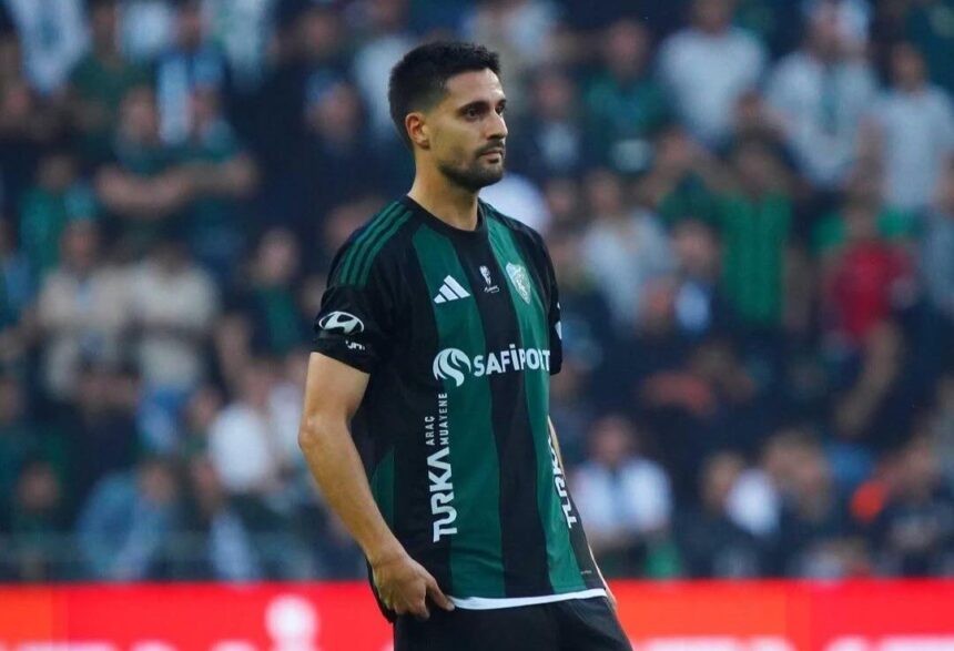 Tarkan Serbest, Amed Sportif Faaliyetler’e geçerek Kocaelispor’a veda etti.