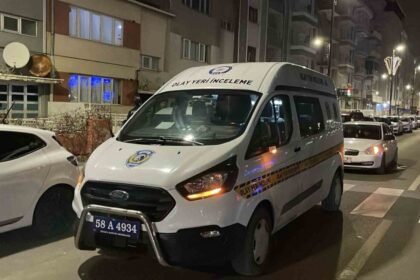 Sivas’ta Kardeşi Tarafından Bıçaklanan Ağabey Hastanede Hayatını Kaybetti, Şüpheli Yakalandı