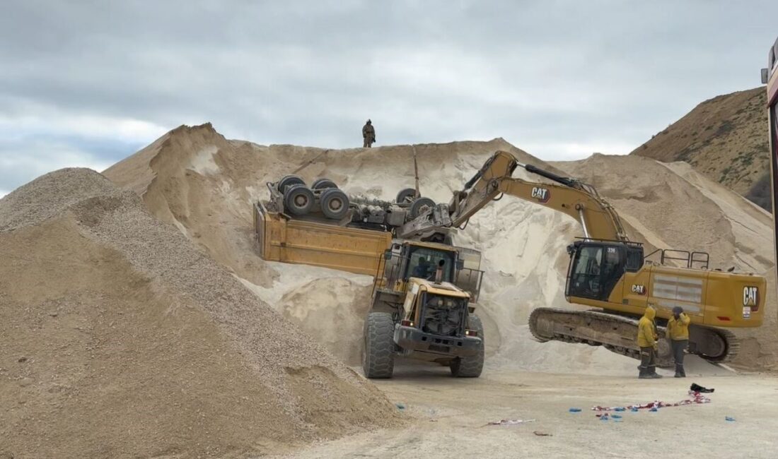 Çatalca'da bir taş ocağına kum boşaltan 64 yaşındaki sürücü Şaban