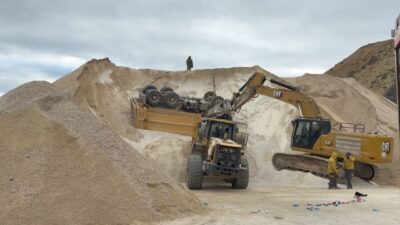 Çatalca'da bir taş ocağına kum boşaltan 64 yaşındaki sürücü Şaban