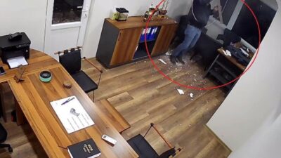 Ordu'nun Ünye ilçesinde, iş adamı Sinan Sevindik'in ofisini ziyaret eden