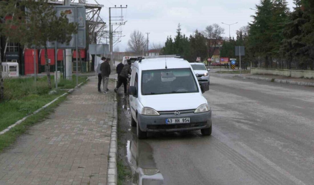 Kütahya’da hafif ticari aracın elektrikli bisiklete çarpması sonucu bir kişi yaralandı Kütahya'nın Tavşanlı ilçesinde hafif ticari aracın üç tekerlekli elektrikli bisiklete