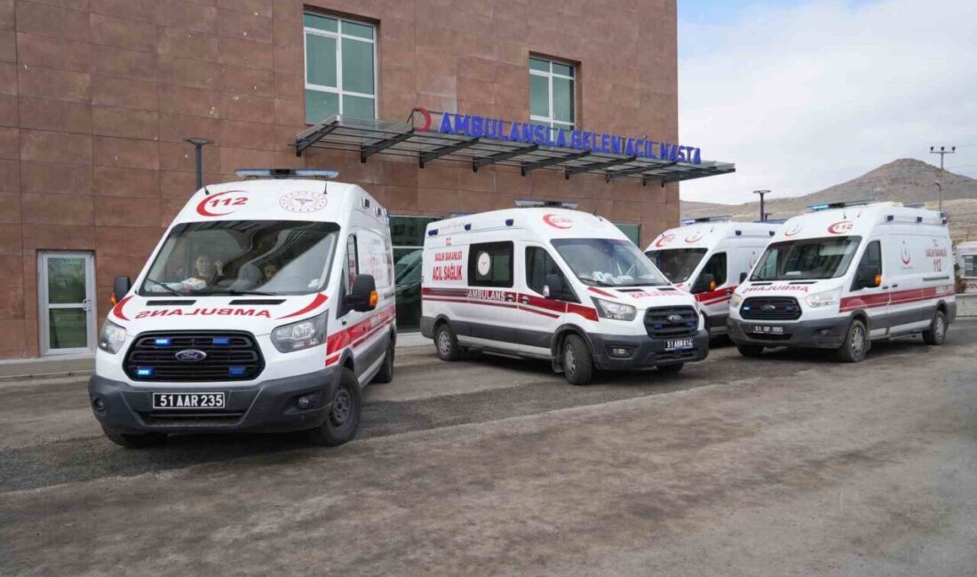 Niğde'de, tavuk döner yedikten sonra bulantı ve kusma şikayetleriyle hastaneye