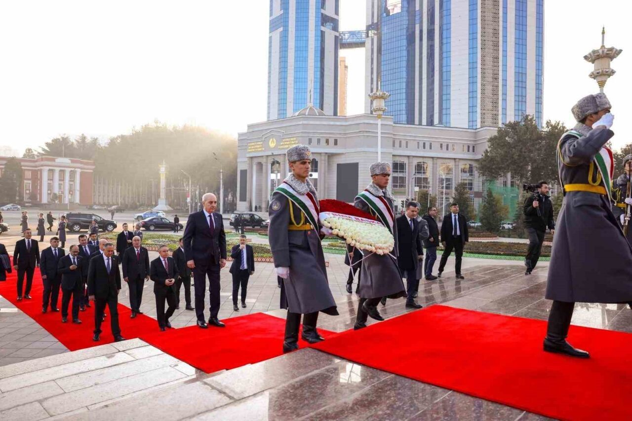 TBMM Başkanı Numan Kurtulmuş, Tacikistan’ın başkenti Duşanbe'de resmi ziyaret gerçekleştirdi.