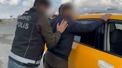 Aksaray'da polis, şüpheli bir taksiyi durdurduğunda, taksici V.E.M.'nin dolandırıcılık yaparak