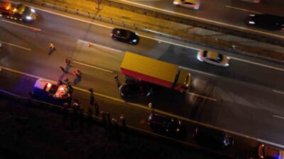 TEM Otoyolu'nda Ankara yönünde ilerleyen bir otomobil, önce cip, ardından