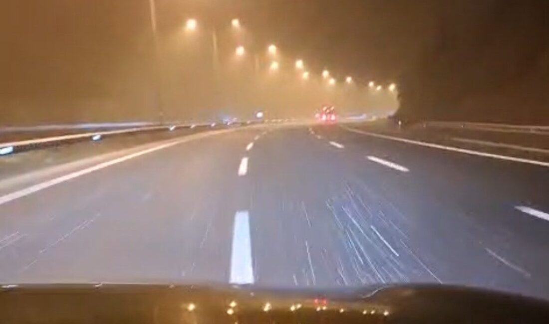 Bolu'nun Gerede ilçesinde TEM Otoyolu'nda tipi şeklinde kar yağışı etkili