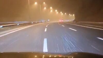 Bolu Gerede Mevkiinde TEM Otoyolu’nda Tipi Şeklinde Kar Yağışı Etkili Olmaya Devam Ediyor Bolu'nun Gerede ilçesinde TEM Otoyolu'nda tipi şeklinde kar yağışı etkili