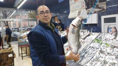 Kayseri'de balıkçı Ali Akçakaya, palamudun azalması nedeniyle hamside ve diğer