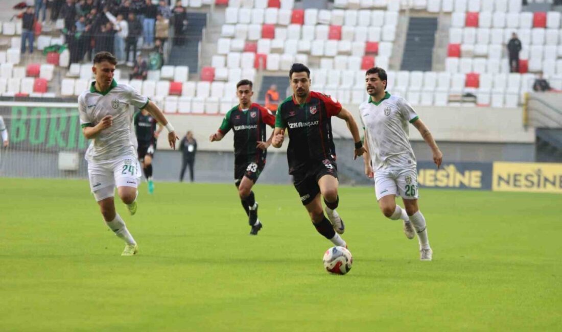 TFF 3. Lig 4. Grup'ta Karşıyaka, Bornova 1877'yi 3-1 yenerek
