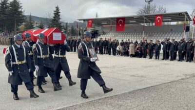 Tokat’ın Niksar ilçesinde, Jandarma Uzman Çavuş Mustafa Palabıyık (33), görev