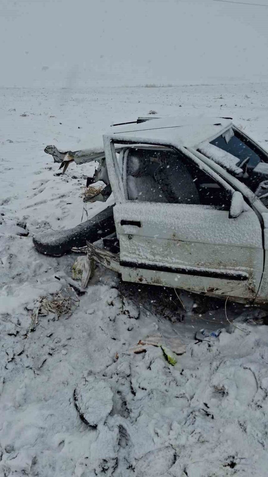 Tomarza’da iki aracın çarpıştığı trafik kazasında 2 kişi yaralandı.