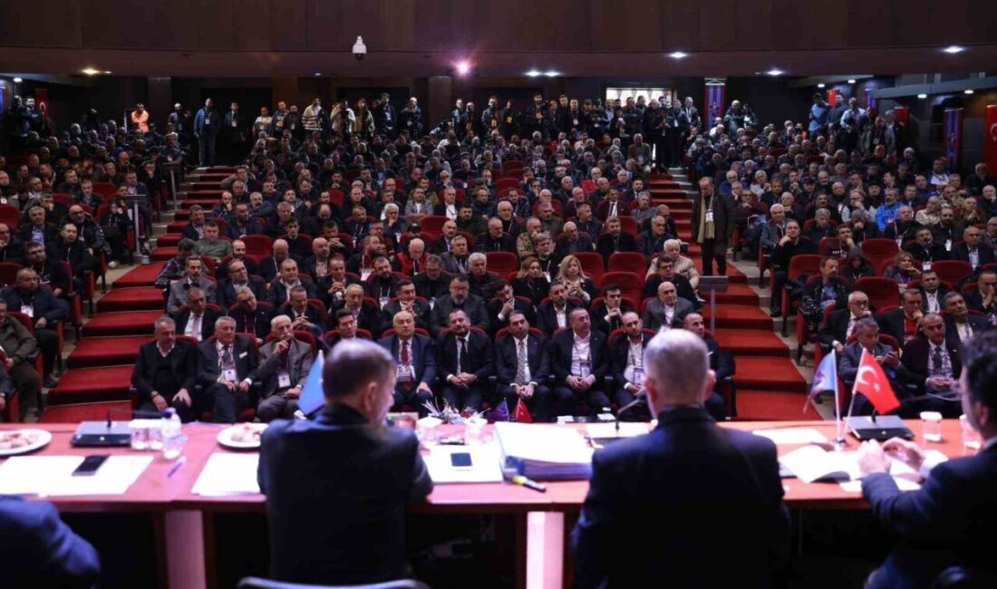 Trabzonspor Kulübü Başkanı Ertuğrul Doğan, 80. Olağan Genel Kurul'da kulübün