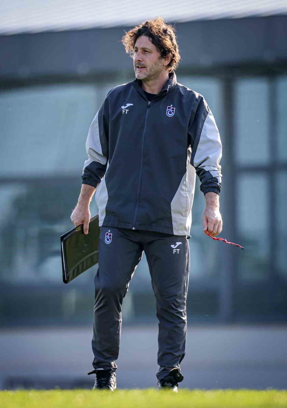 Trabzonspor, Fatih Tekke Yönetiminde Göztepe Deplasmanından 2-1 Galibiyetle Dönerek Zirveye Yaklaştı