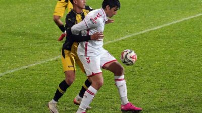 İstanbulspor, Trendyol 1. Lig 16. haftasında Özbelsan Sivasspor’u 2-1 mağlup etti Trendyol 1. Lig 16. hafta mücadelesinde İstanbulspor, Özbelsan Sivasspor'u 2-1