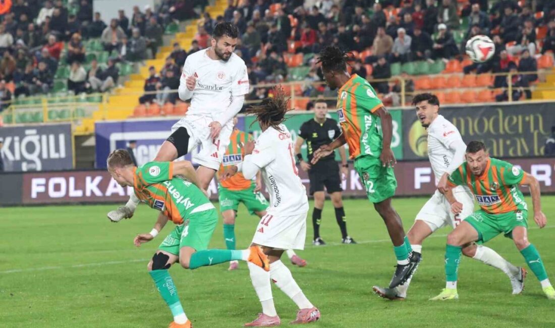 Trendyol Süper Lig'in 15. haftasında Alanyaspor, Antalyaspor ile golsüz berabere