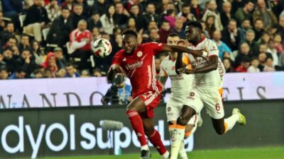 Trendyol Süper Lig'in 16. haftasında Galatasaray, Antalyaspor'u 2-0 mağlup ediyor.