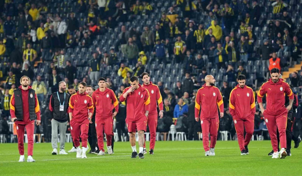 Trendyol Süper Lig'deki 14. hafta derbisinde Fenerbahçe, Galatasaray'ı konuk etti.
