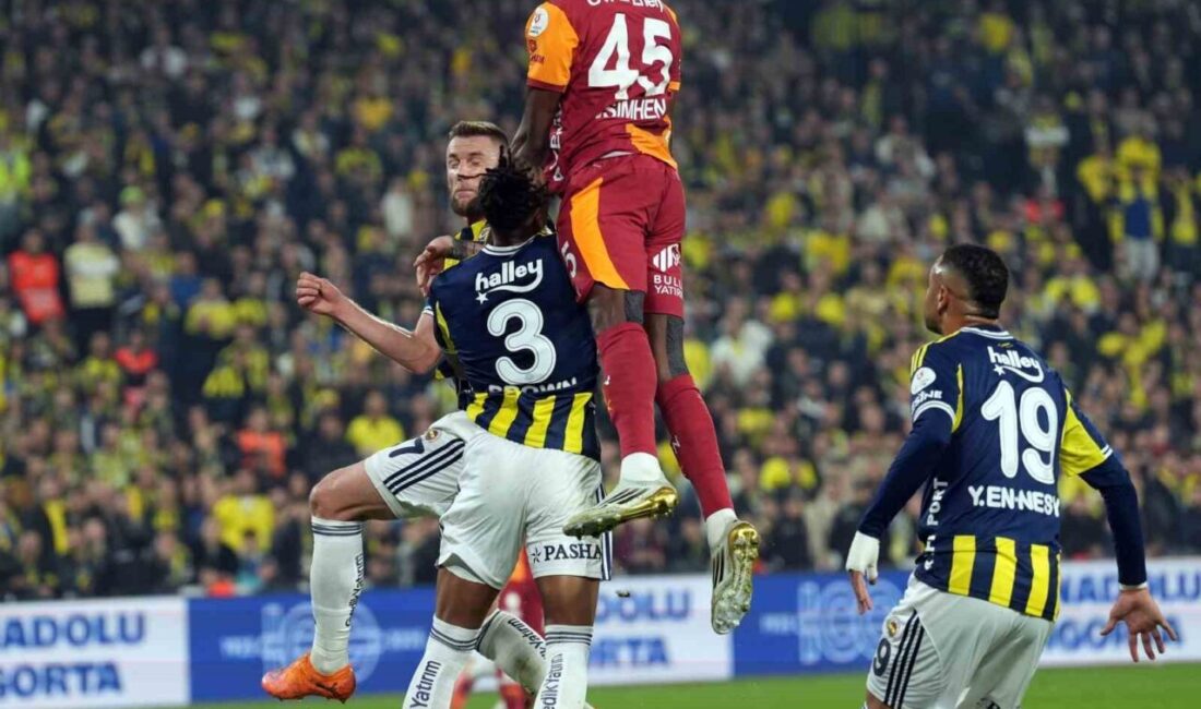 Fenerbahçe ve Galatasaray, Süper Lig Derbisinde Karşı Karşıya Geldi: İlk Yarıda Galatasaray 1-0 Önde Fenerbahçe, Trendyol Süper Lig'in 14. haftasında Galatasaray'ı konuk etti. İlk