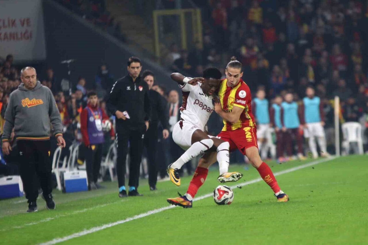 Trendyol Süper Lig’in 15. haftasında Göztepe, Trabzonspor'a 2-1 yenildi. Trabzonspor’un