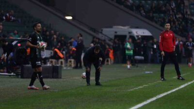 Trendyol Süper Lig'de Kocaelispor ile Kasımpaşa'nın karşılaştığı maçın ilk yarısı