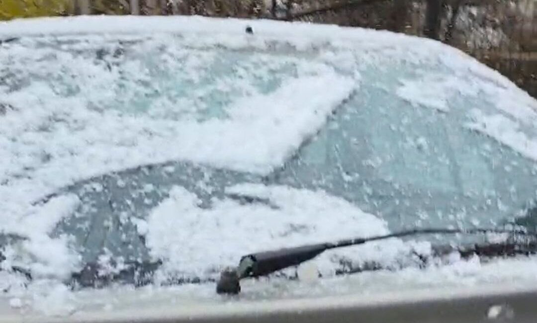 Tufanbeyli’de Kar Yağışı Vatandaşları Sevindirdi Adana'nın Tufanbeyli ilçesinde beklenen kar yağışı bugün gerçekleşti ve halkı