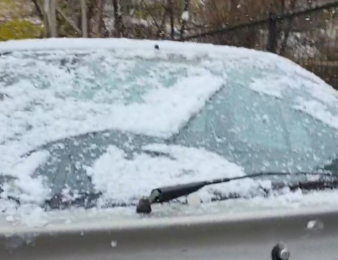 Adana'nın Tufanbeyli ilçesinde beklenen kar yağışı bugün gerçekleşti ve halkı