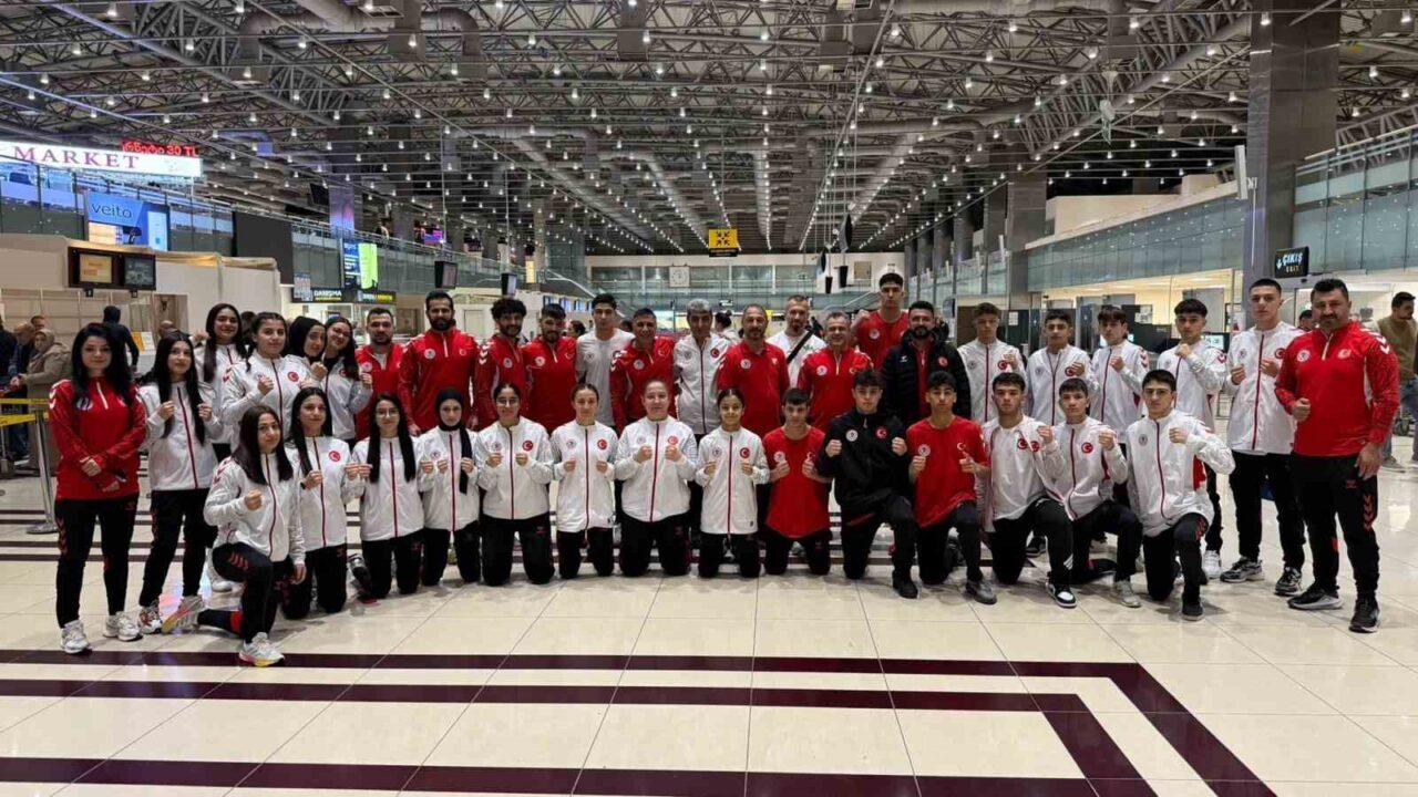 Kocaeli Büyükşehir Belediyesi Kağıtspor Kulübü boksörleri, U-17 Avrupa Şampiyonası için