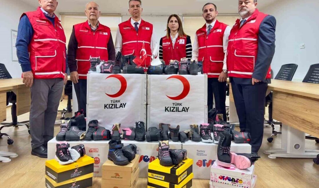Türk Kızılay Manisa, Çocuklar İçin Kışlık Ayakkabı Bağış Kampanyası Başlattı Türk Kızılay Manisa İl Merkezi, "Soğuk hava değil iyilik kazansın"