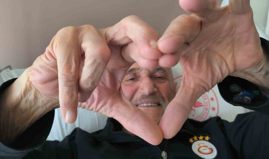 Ünlü oyuncu Coşkun Göğen, Antalya'da üç gündür hastanede tedavi görmekteydi.