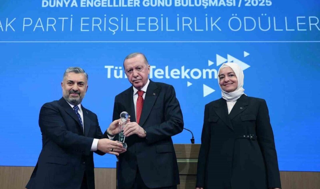 Türk Telekom ‘Dijital Erişilebilirlik’ Ödülünü Cumhurbaşkanı Erdoğan’dan Aldı Türk Telekom, 'Engelsiz Türkiye Yüzyılı' etkinliğinde Cumhurbaşkanı Recep Tayyip Erdoğan'dan