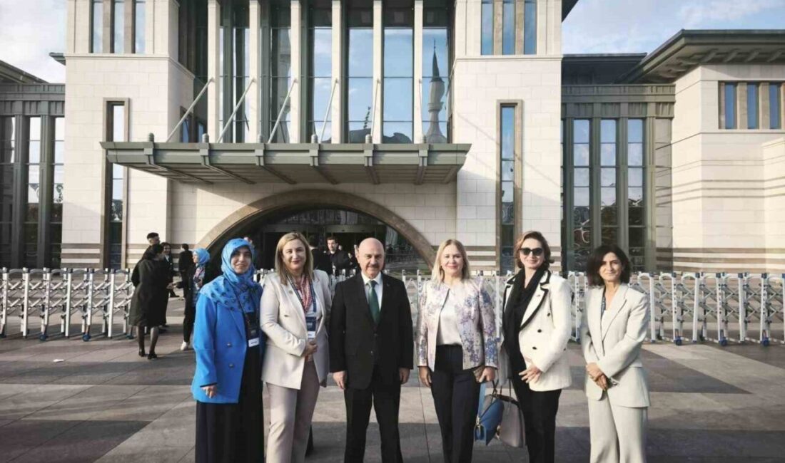 11. Türk Tıp Dünyası Kurultayı’nda Prof. Dr. Meral Kekeçoğlu’na katkılarından ötürü teşekkür belgesi sunuldu 11. Türk Tıp Dünyası Kurultayı, Düzce Üniversitesi'nden Prof. Dr. Meral