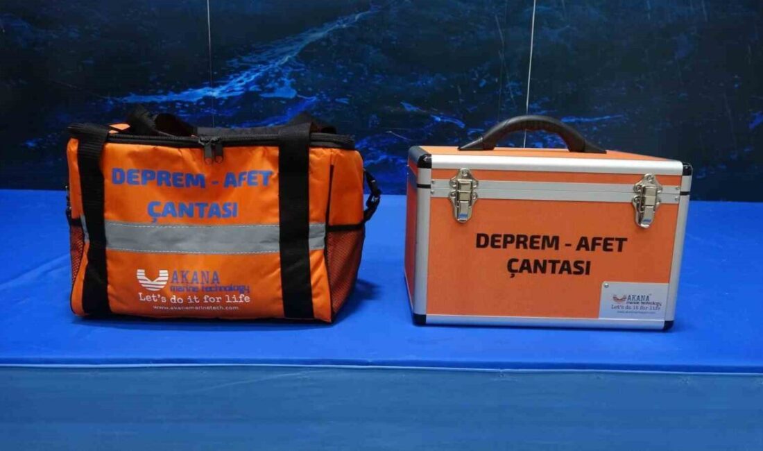 Türkiye’de Deprem Çantası Üretimi: Acil Durum Gıdası ve Su İhtiyaçları Yerli Üretimle Karşılanıyor Türkiye'de deprem sonrası hazırlıklar önem kazandı. Trabzon'un Beşikdüzü Organize Sanayi