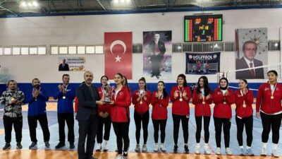 Türkiye Voleybol Şampiyonası, Türkiye Üniversite Federasyonu (TÜSF) tarafından 24-28 Kasım