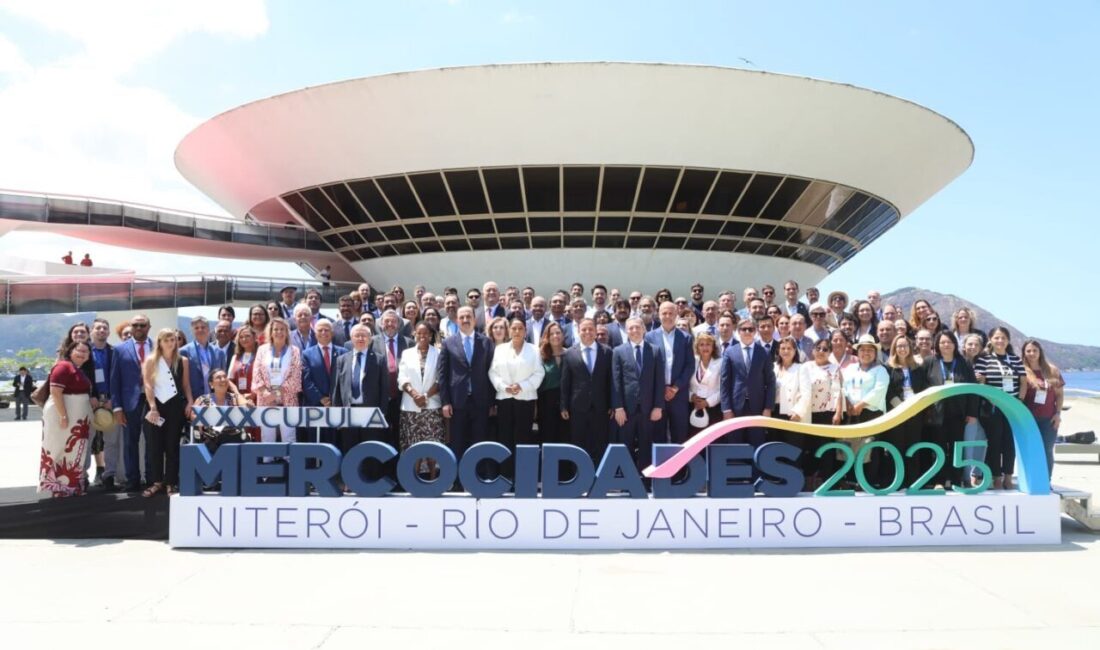 Konya Büyükşehir Belediye Başkanı Uğur İbrahim Altay, UCLG Mercociudades Zirvesi’nde Yerel Yönetimlerin Geleceğini Tartıştı Konya Büyükşehir Belediye Başkanı Uğur İbrahim Altay, Brezilya'nın Niteri kentinde