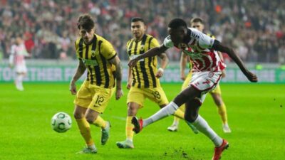 Samsunspor, UEFA Konferans Ligi mücadelesinde AEK Atina'yı 1-0 önde kapattığı