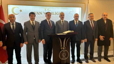 Ulaştırma ve Altyapı Bakanı Abdulkadir Uraloğlu, Van'da çeşitli etkinliklere katıldı.