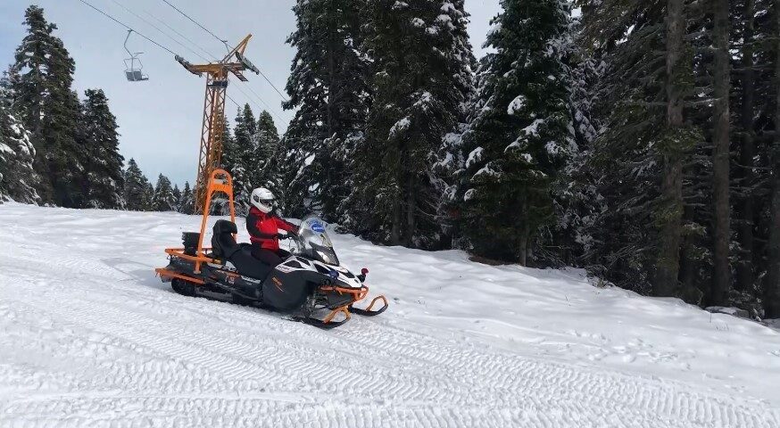 Uludağ’da Kış Sezonu İçin Hazırlıklar Tüm Hızıyla Devam Ediyor Uludağ, kış sezonuna hazır görüntüsüyle dikkat çekiyor. Otel işletmecileri Haluk