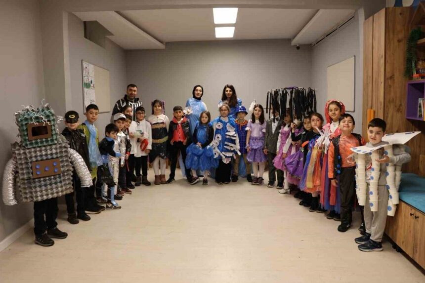 Ümraniye Belediyesi’nden Geri Dönüşüm Temalı Defile ile Sıfır Atık Bilinci Aşılandı